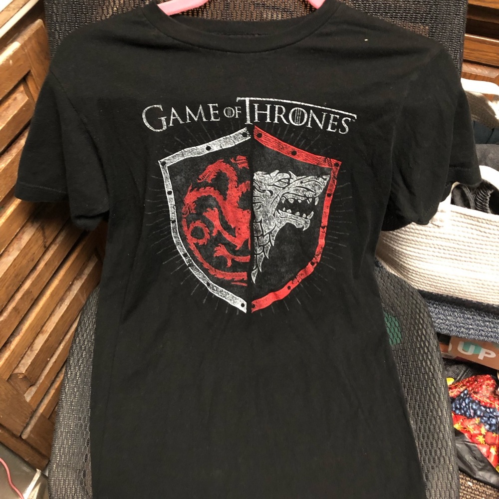 🎃Game of Thrones Tee- 500 *tee deal $20 or $15 w/offer